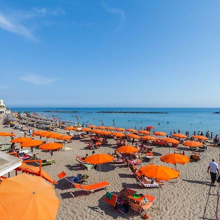 Titty Beach House Santa Marinella Exteriér fotografie