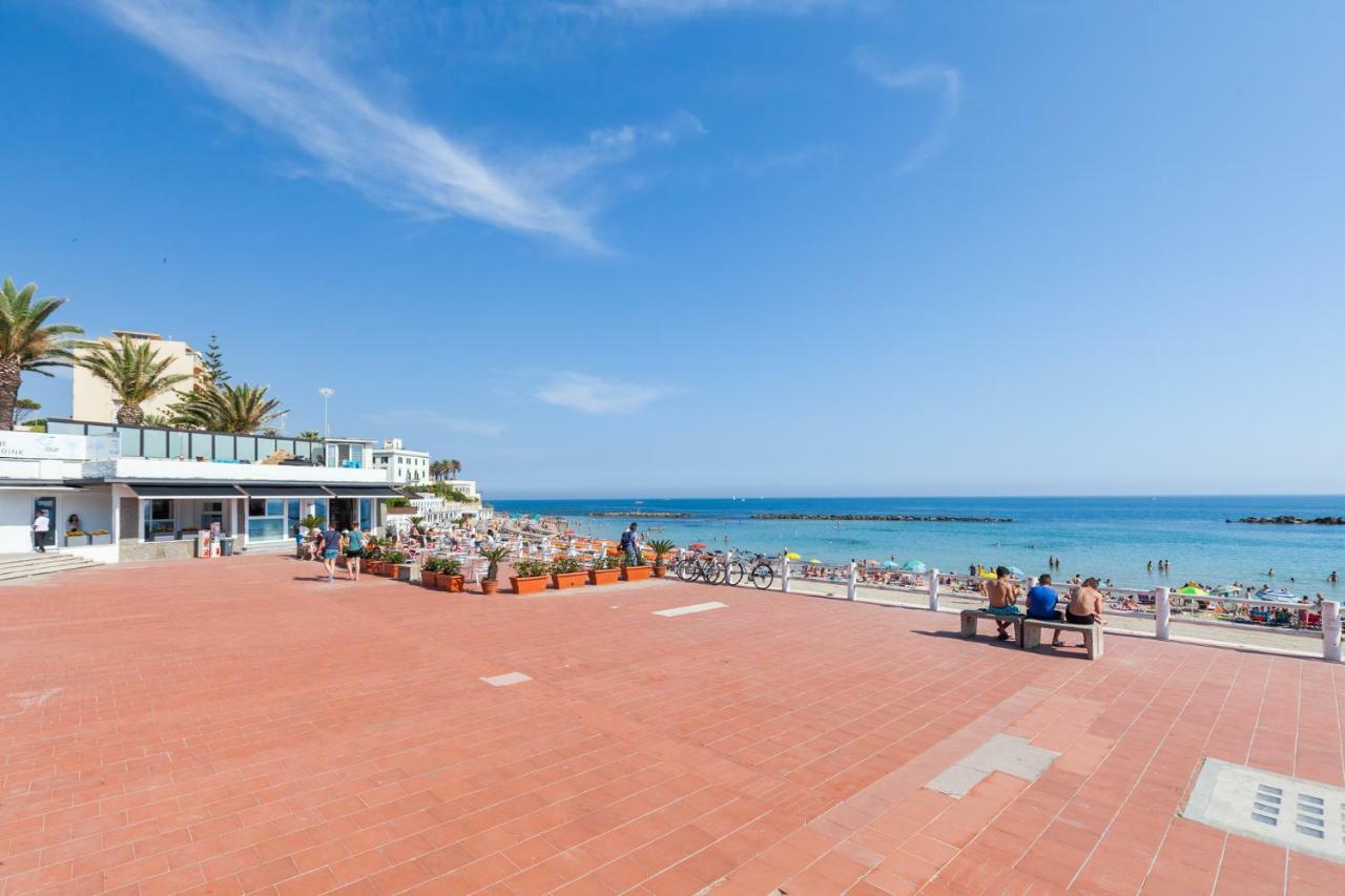 Titty Beach House Santa Marinella Exteriér fotografie