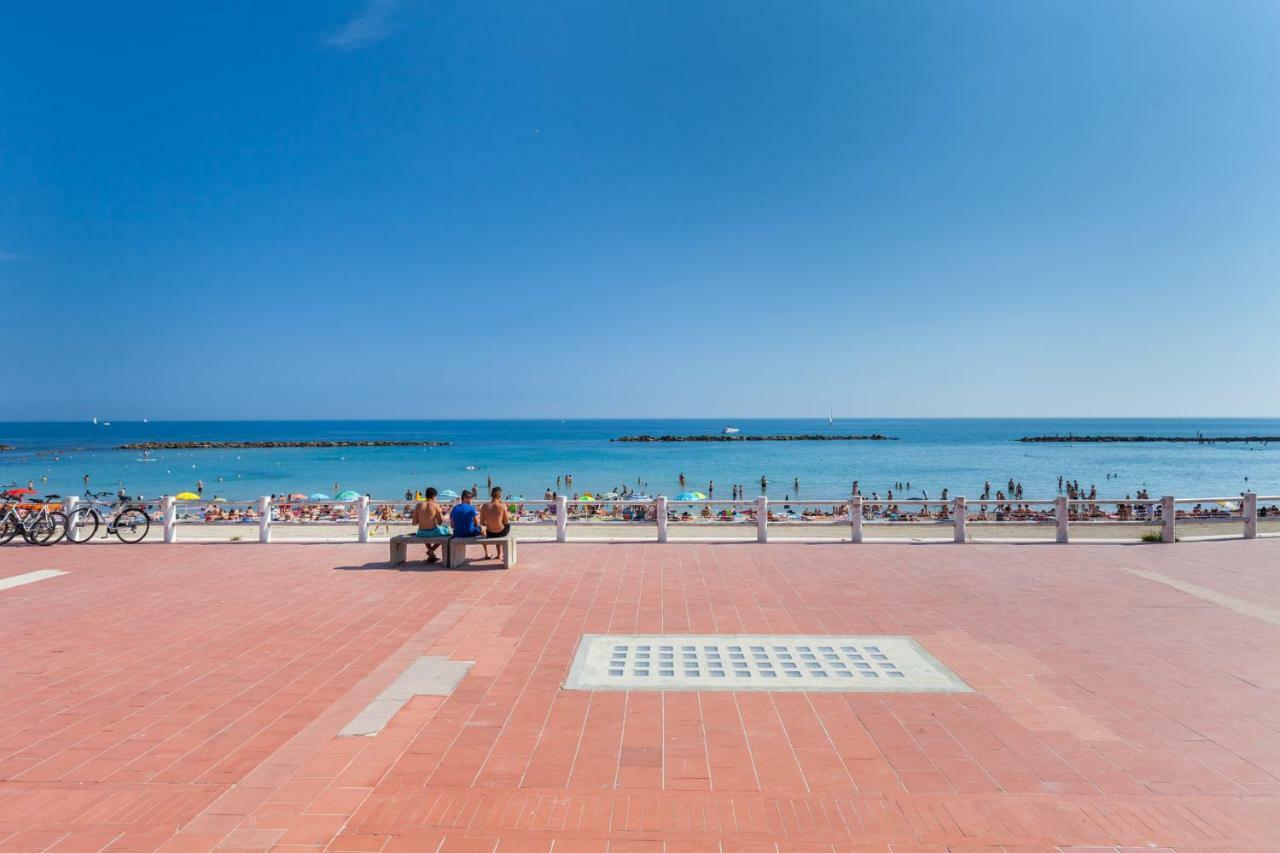 Titty Beach House Santa Marinella Exteriér fotografie